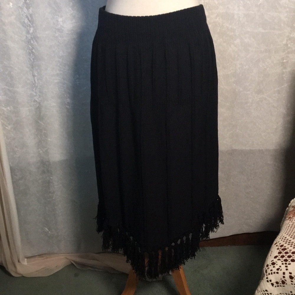 St. John Sport Pencil Skirt Blue Black Knit Wool blend Tassel  Fringe  Size M